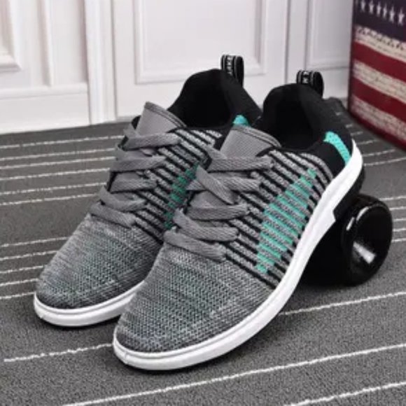 Casual sports shoes